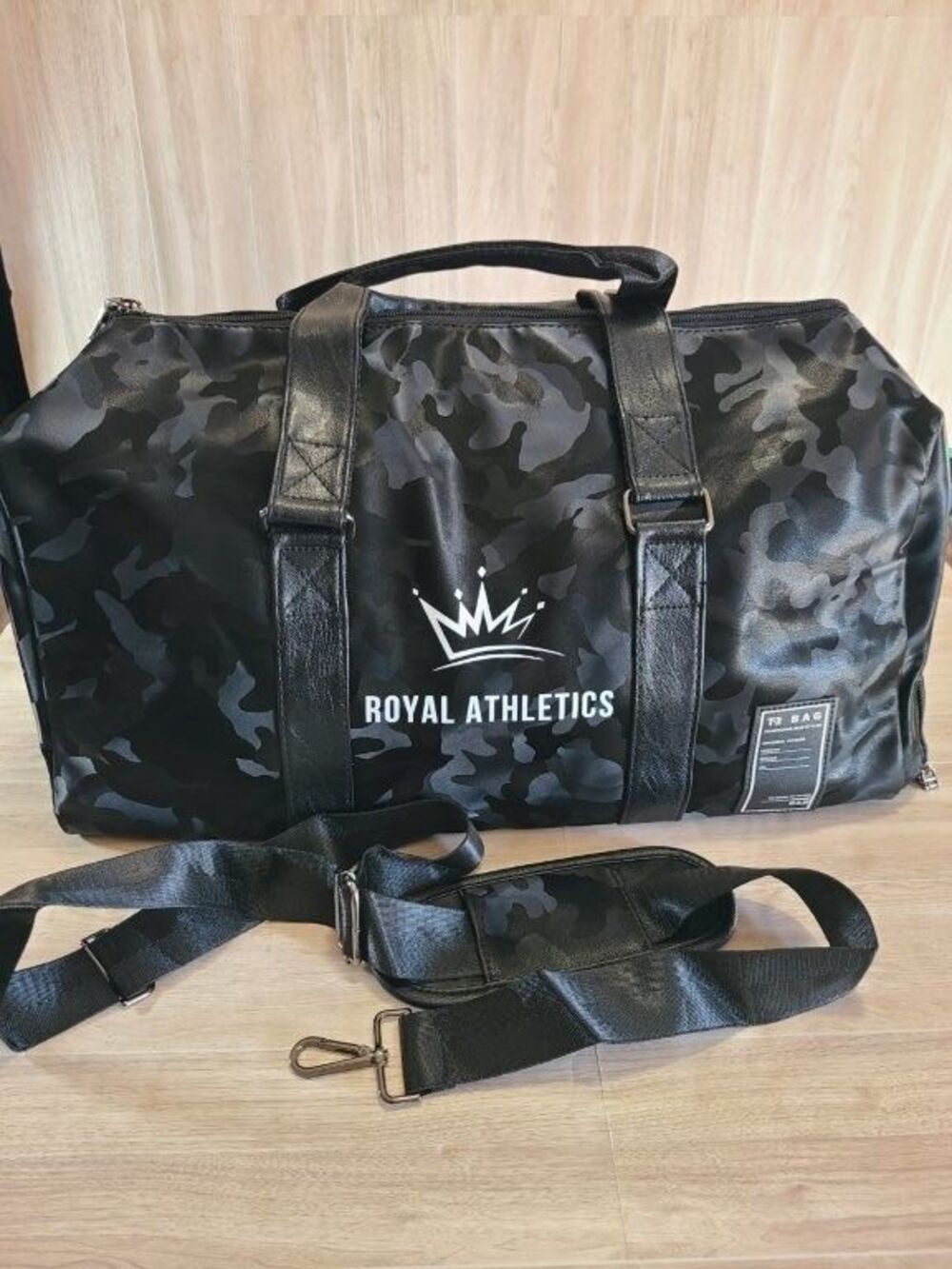Royal Athletics Black Camo Gym Duffel Bag NWT Travel Sports Tote Weekender 20"